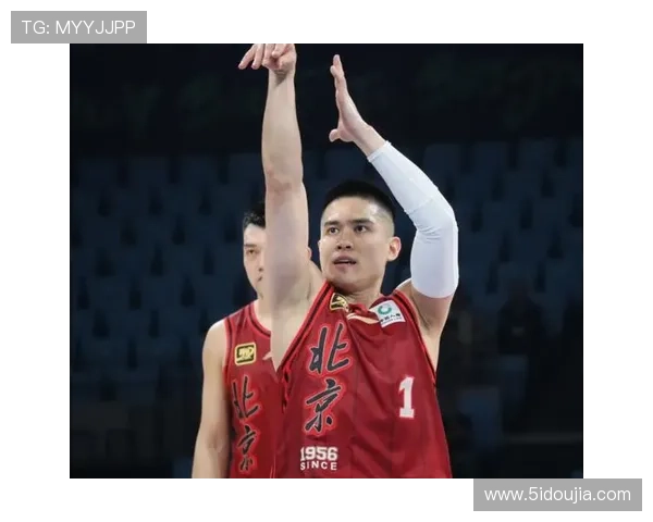 陈盈骏三分准29分8助燃全场 陈盈骏三分准29分8助燃全场