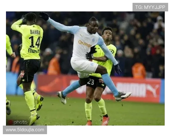 巴黎球迷嘲讽马赛送货快递遗憾