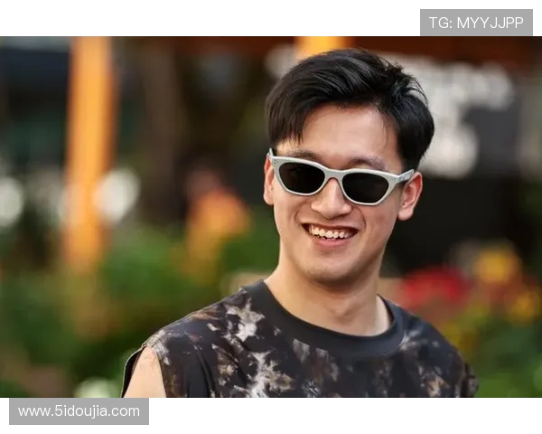 周冠宇专访：渴望重回发车格的机会